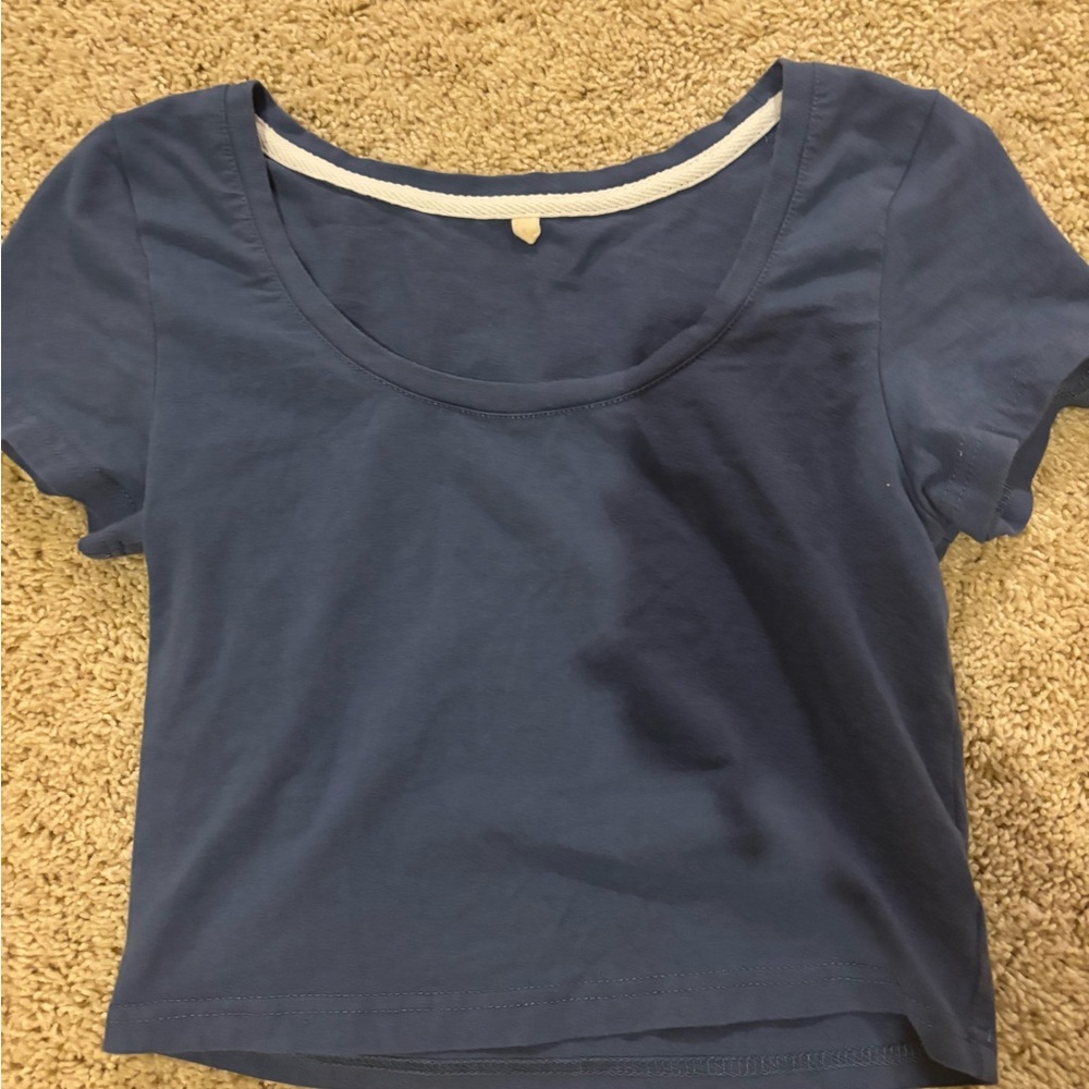 blue baby tee 💙